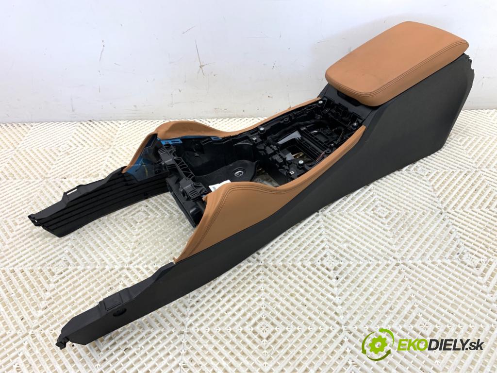 BMW G02 SUV 2023 140 kW xDrive 20 d 1995 Tunel středový OPĚRADLO: