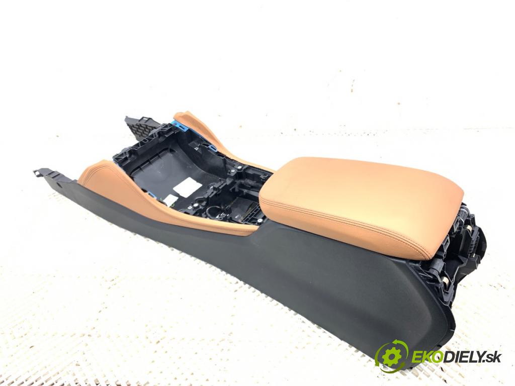 BMW G02 SUV 2023 140 kW xDrive 20 d 1995 Tunel středový OPĚRADLO: