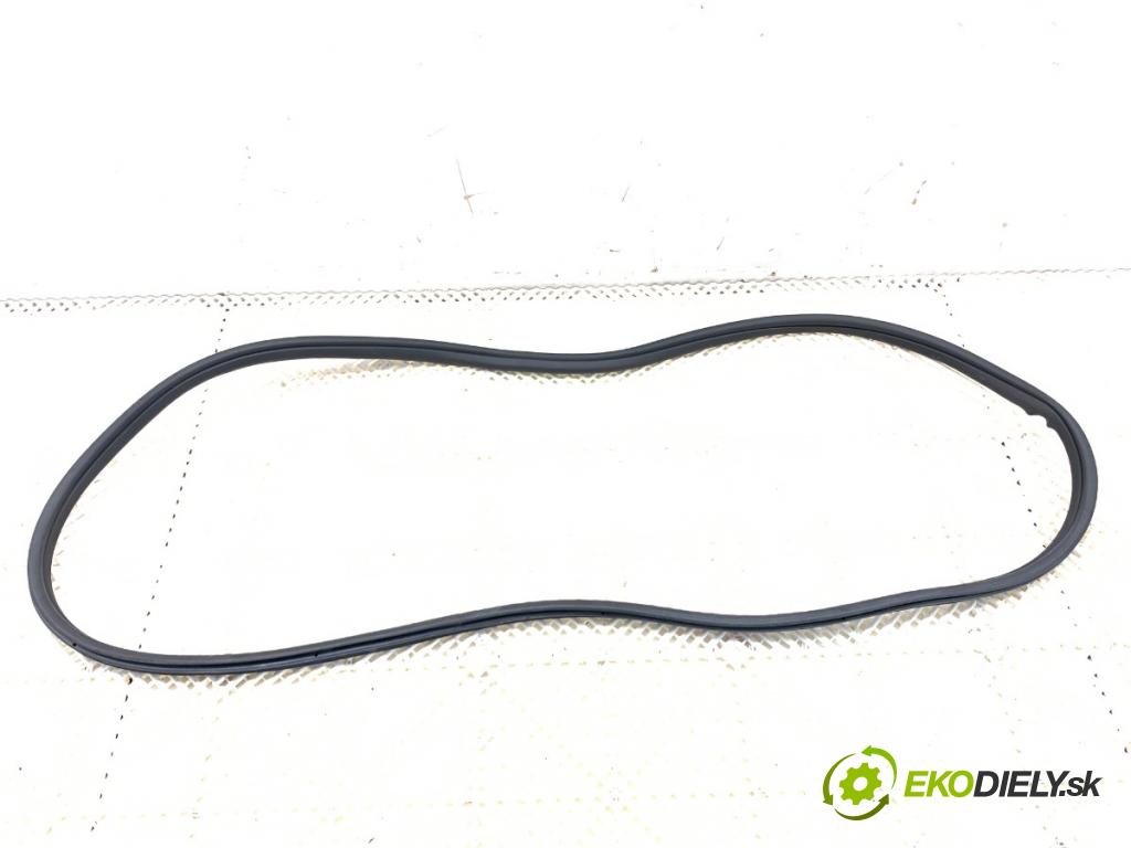 BMW G02 SUV 2023 140 kW xDrive 20 d 1995 těsnění dveře přední část pravá 7416498