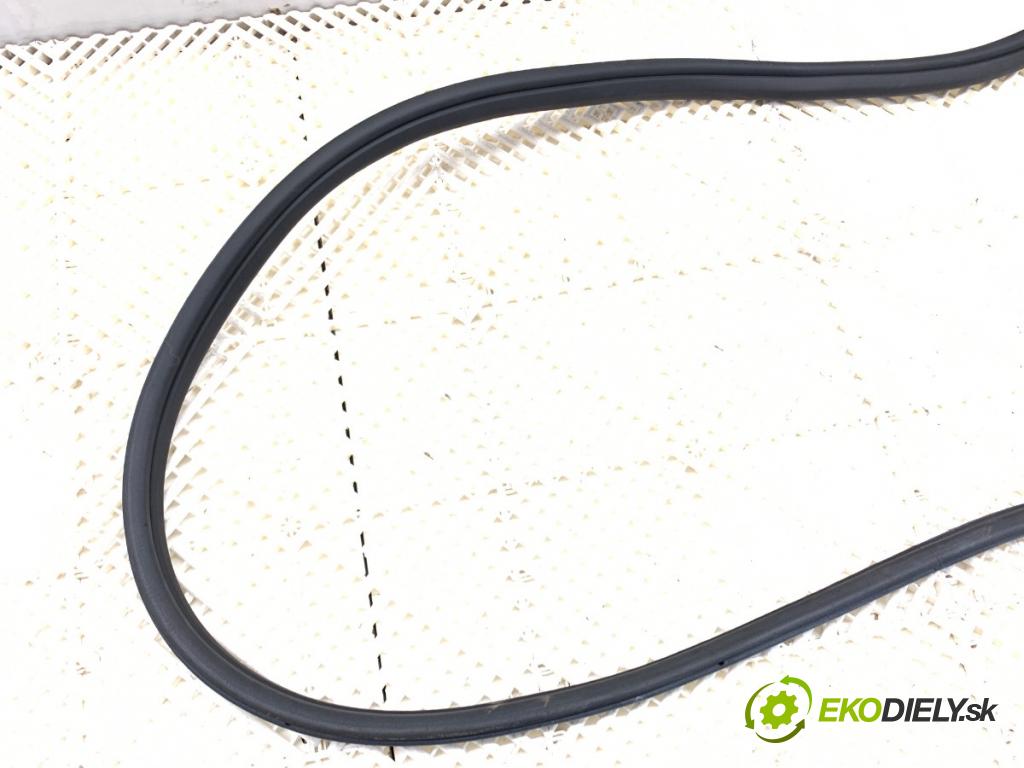 BMW G02 SUV 2023 140 kW xDrive 20 d 1995 tesnenie Dvere predný pravá 7416498