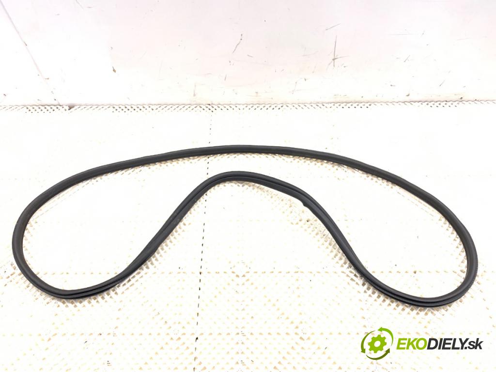 BMW G02 SUV 2023 140 kW xDrive 20 d 1995 těsnění dveře přední část levá strana 7416498