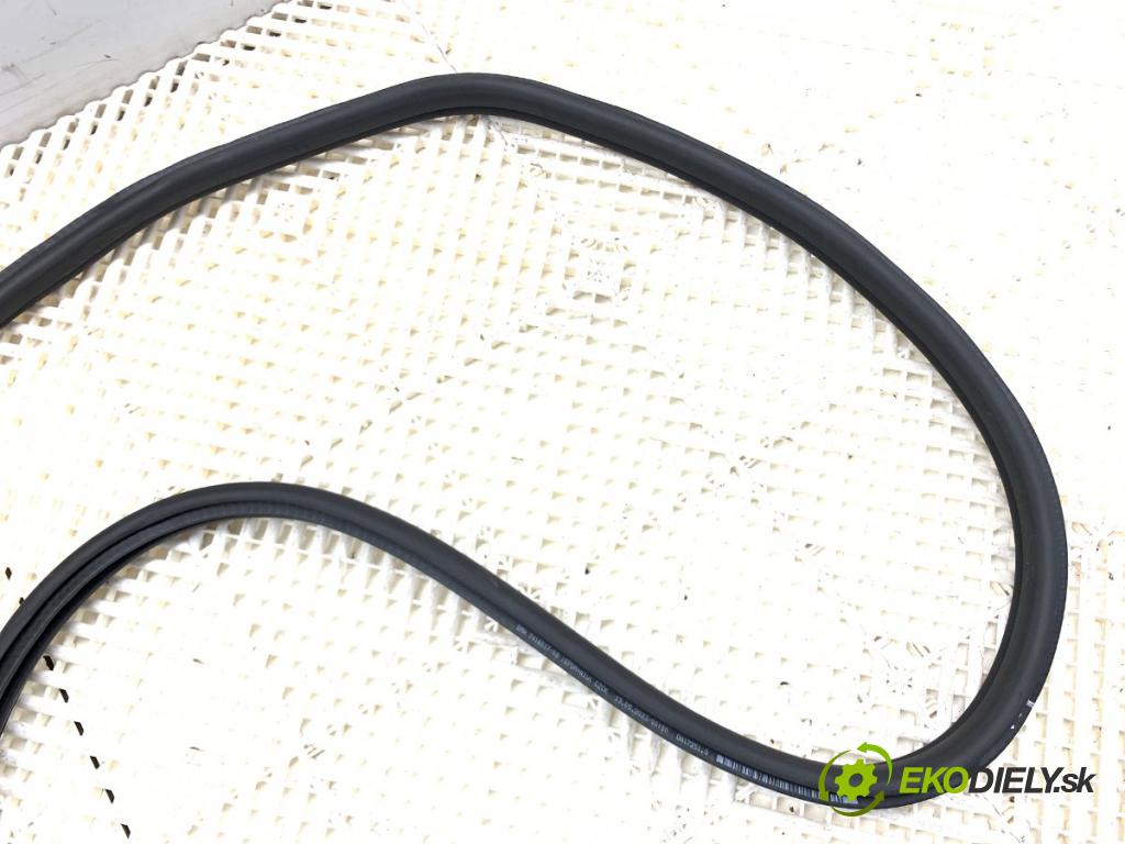 BMW G02 SUV 2023 140 kW xDrive 20 d 1995 tesnenie Dvere zad ľavá strana 7416517 (Karoséria ostatné)