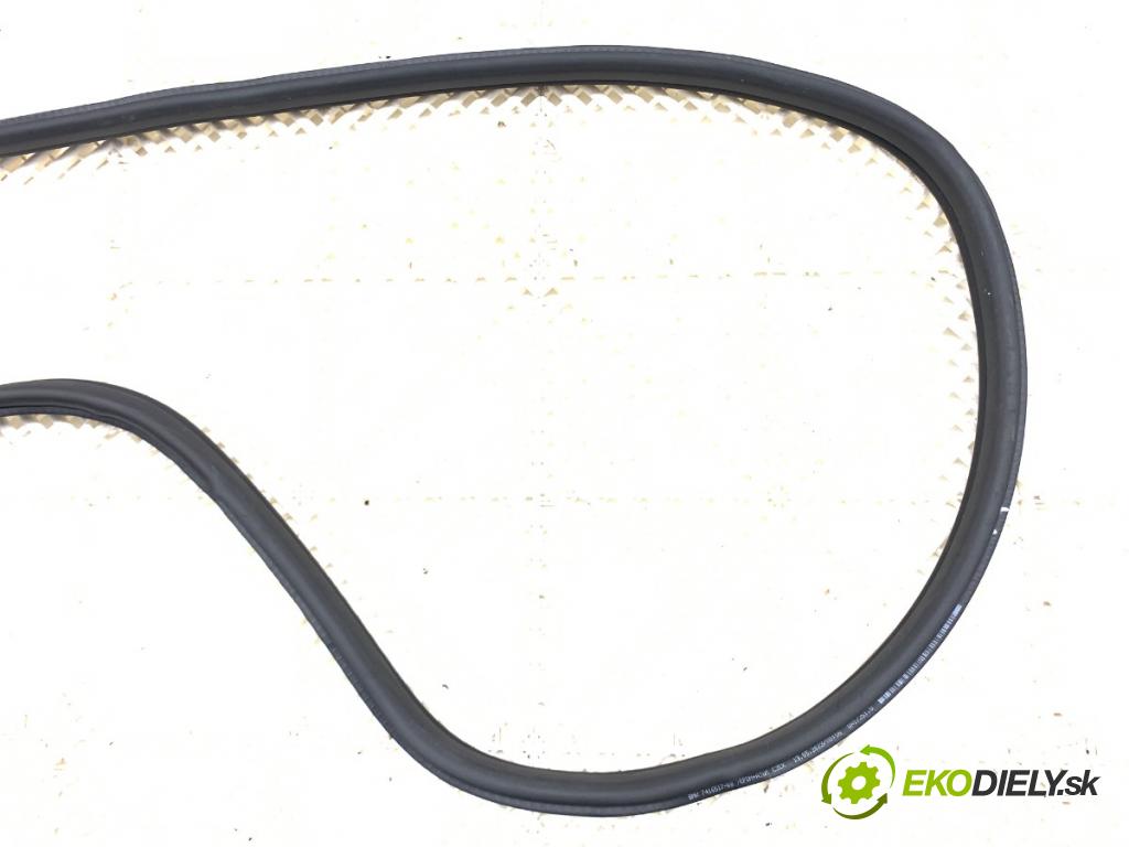 BMW G02 SUV 2023 140 kW xDrive 20 d 1995 tesnenie Dvere zad pravá 7416517 (Karoséria ostatné)