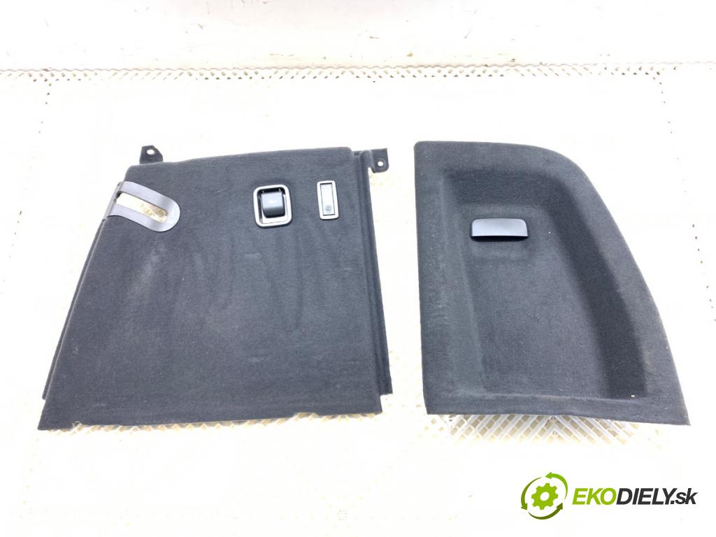 BMW G02 SUV 2023 140 kW xDrive 20 d 1995 čalúnenie kufra pravy 