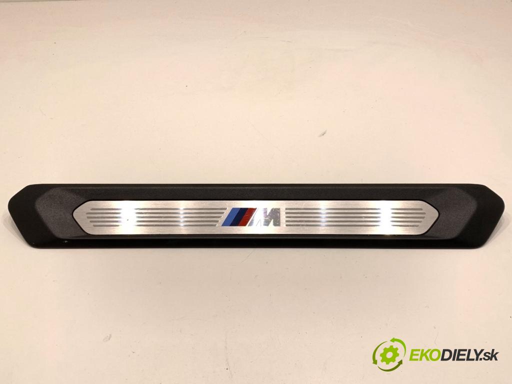 BMW G02 SUV 2023 140 kW xDrive 20 d 1995 lišta násada prahu přední část pravá M-BALÍČEK 8068487