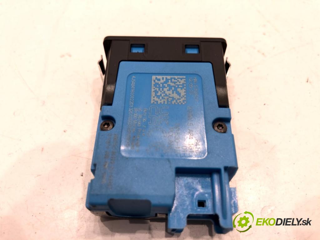 BMW G02 SUV 2023 140 kW xDrive 20 d 1995 PORT NABÍJANIE: HNÍZDO: USB 5A84161