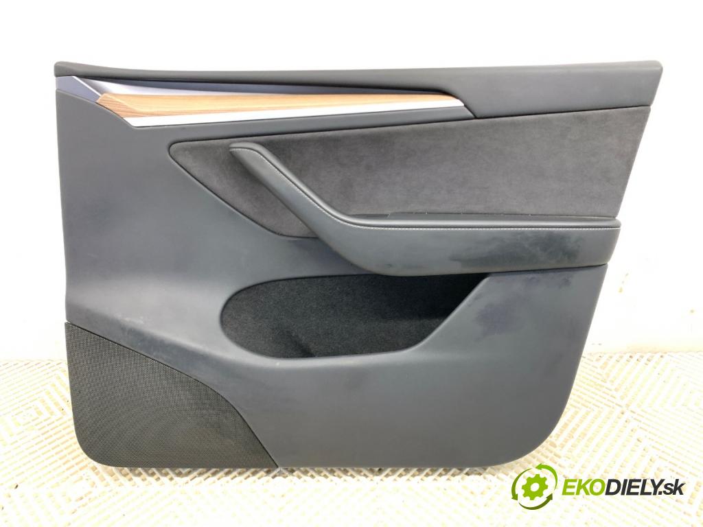 TESLA MODEL Y SUV 2023 235 kW EV 0 čalúnenie Dvere pravy predný P1897295-99-C