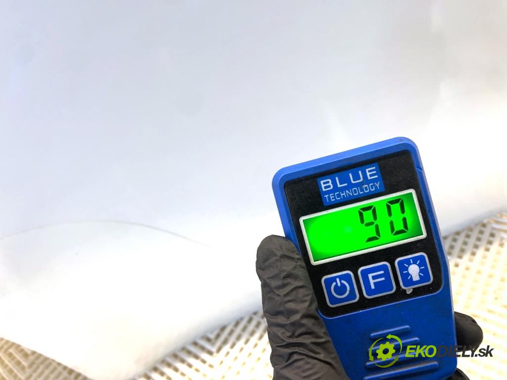 TESLA MODEL Y SUV 2023 235 kW EV 0 Dvere pravy zad