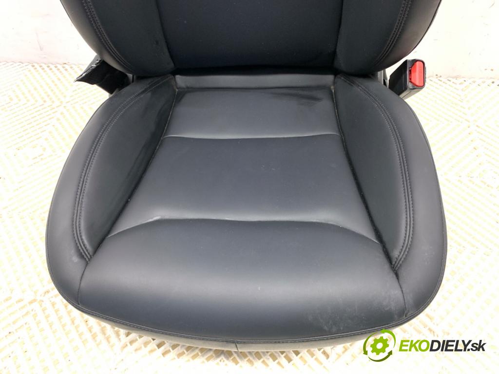 TESLA MODEL Y SUV 2023 235 kW EV 0 Sedadlo pravy predný