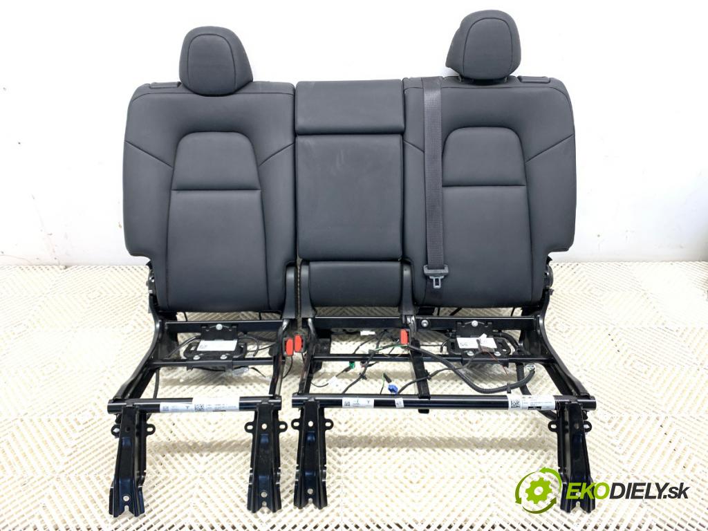 TESLA MODEL Y SUV 2023 235 kW EV 0 Sedadlo druhý rad