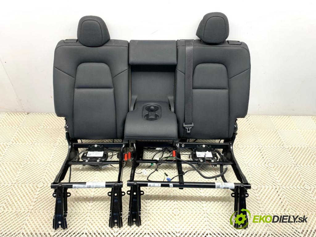 TESLA MODEL Y SUV 2023 235 kW EV 0 Sedadlo druhý rad