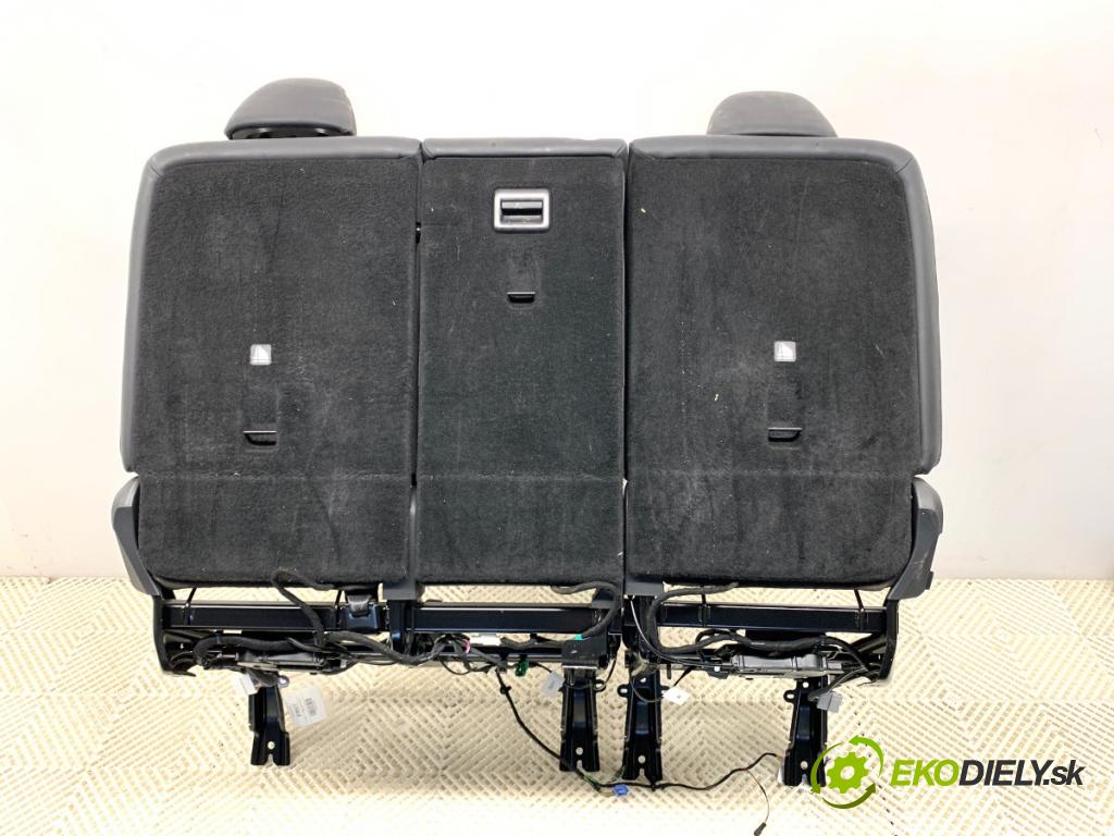 TESLA MODEL Y SUV 2023 235 kW EV 0 Sedadlo druhý rad