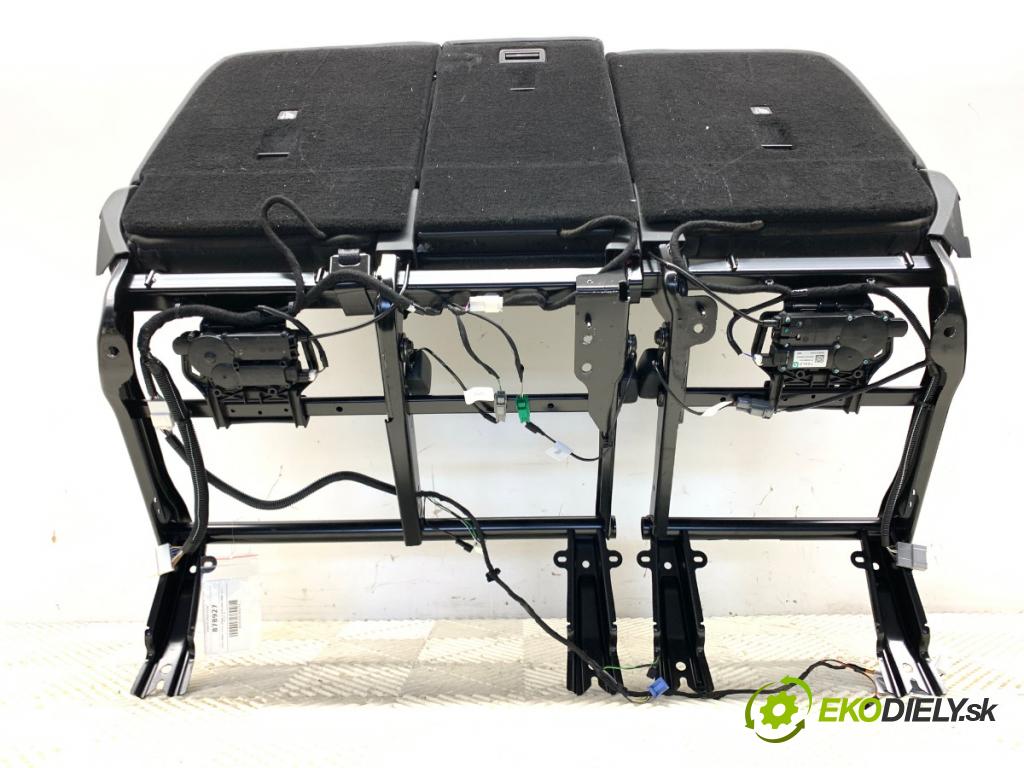 TESLA MODEL Y SUV 2023 235 kW EV 0 Sedadlo druhý rad