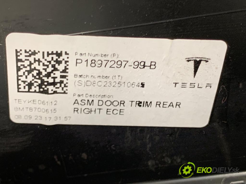 TESLA MODEL Y SUV 2023 235 kW EV 0 čalúnenie Dvere pravy zad P1897297-99-B