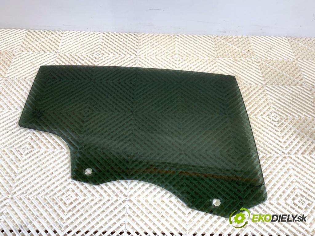 TESLA MODEL Y SUV 2023 235 kW EV 0 Okno pravy zad 