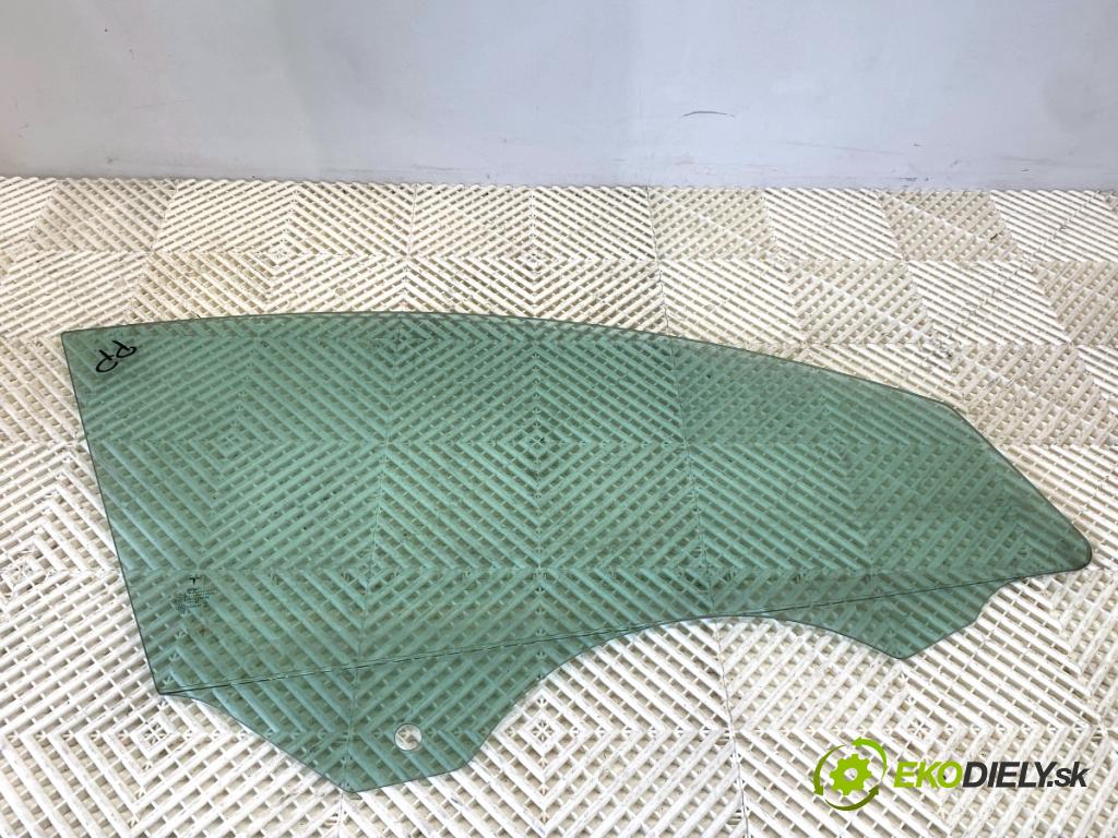 TESLA MODEL Y SUV 2023 235 kW EV 0 Okno pravy predný 