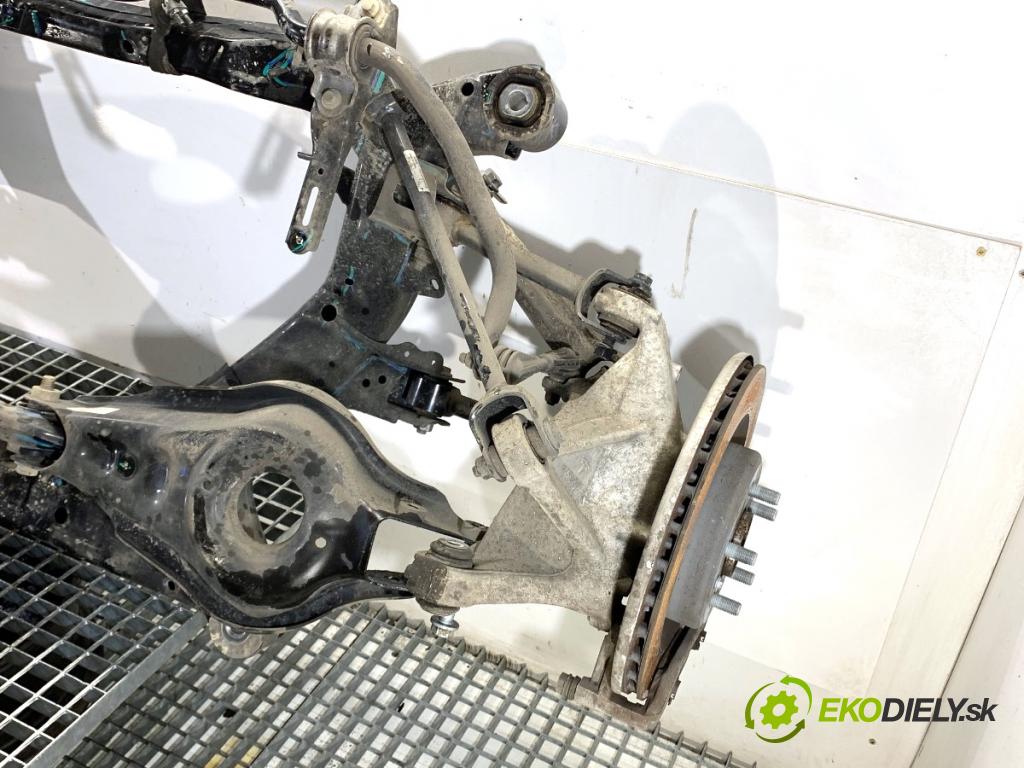 TESLA MODEL Y SUV 2023 235 kW EV 0 Výstuha zad