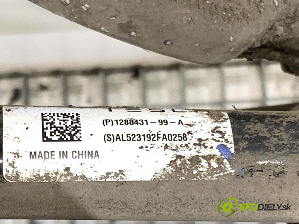 TESLA MODEL Y SUV 2023 235 kW EV 0 Výstuha zad