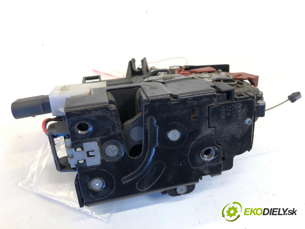 VW TOUAREG SUV 2009 176 kW 3.0 V6 TDI 2967 zámok Dvere pravy zad 7L6839016D