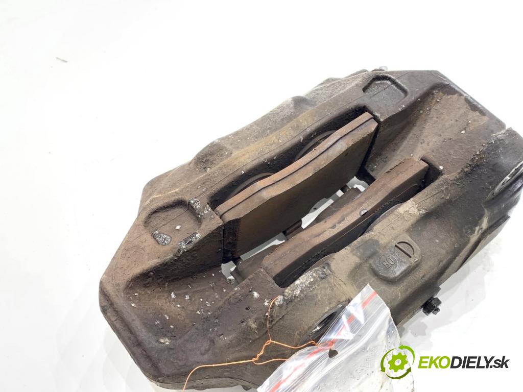 VW TOUAREG SUV 2009 176 kW 3.0 V6 TDI 2967 Brzdič strmeň ľavy predný