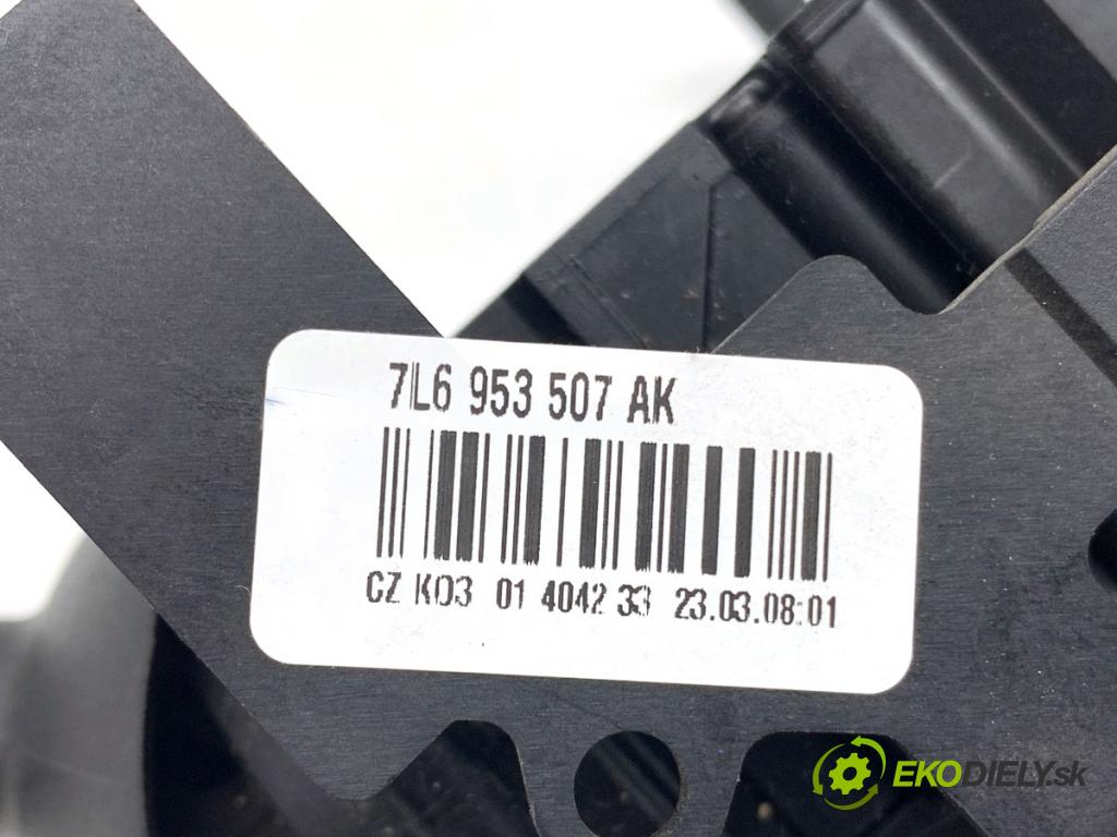 VW TOUAREG SUV 2009 176 kW 3.0 V6 TDI 2967 přepínač kombinovaný 7L6953549F (Páčky pod volantem)