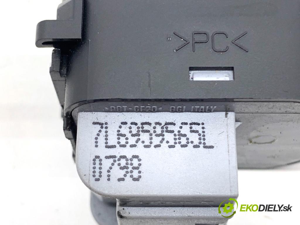 VW TOUAREG SUV 2009 176 kW 3.0 V6 TDI 2967 přepínač nastavení zpětných zrcátek 7L6959565L (Páčky pod volantem)