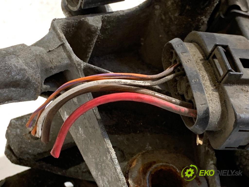 VW TOUAREG SUV 2009 176 kW 3.0 V6 TDI 2967 Mechanizmus stieračov predný 7L6955023B (Motorček stieračov predný)