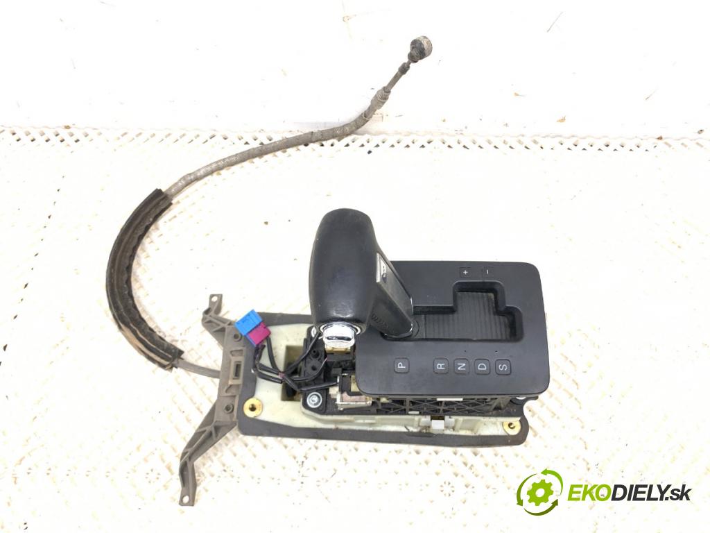 VW TOUAREG SUV 2009 176 kW 3.0 V6 TDI 2967 kulisa 7L6713203D (Řadicí páka (kulisa) )