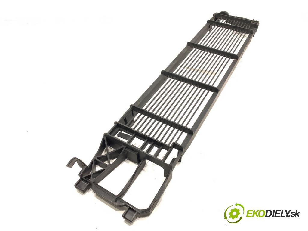 BMW G02 SUV 2023 140 kW xDrive 20 d 1995 rámeček obal chladiče 10629617