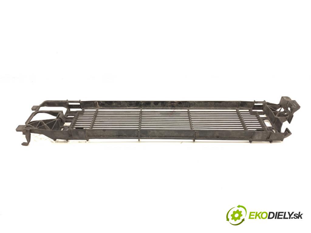 BMW G02 SUV 2023 140 kW xDrive 20 d 1995 Rámček Obal chladiča 10629617