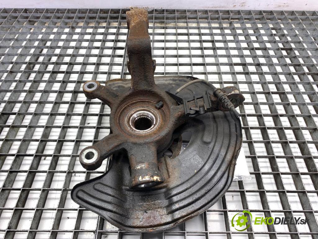 MERCEDES-BENZ W176 liftback 2017 90 kW A 180 (176.042) 1595 náboj pravy predný