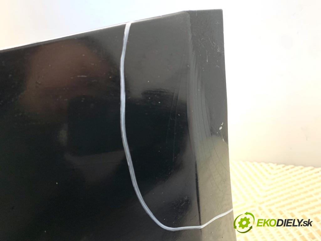 MERCEDES-BENZ W176 liftback 2017 90 kW A 180 (176.042) 1595 Nárazník zad  (Kľučka dverí ostatné)