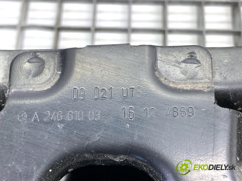 MERCEDES-BENZ W176 liftback 2017 90 kW A 180 (176.042) 1595 výztuha nárazníka zadní část A24661002 (Zadní výztuha)