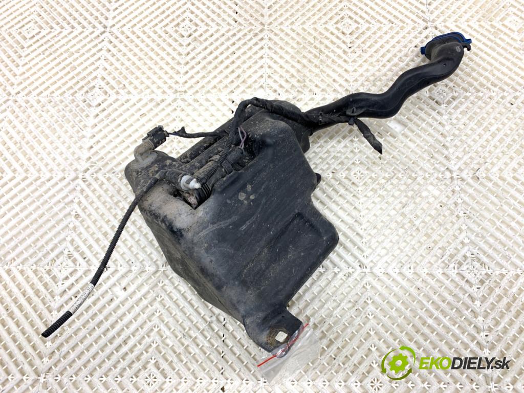 MERCEDES-BENZ W176 liftback 2017 90 kW A 180 (176.042) 1595 Nádržka ostrekovačov A2468690220