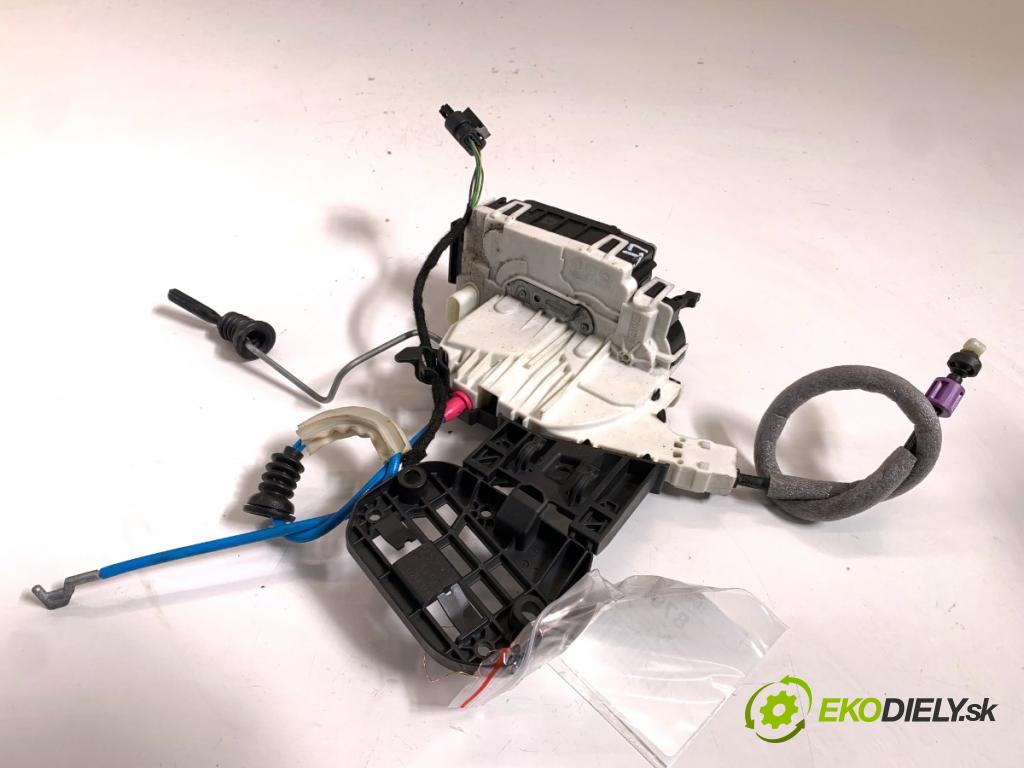 MERCEDES-BENZ W176 liftback 2017 90 kW A 180 (176.042) 1595 zámok Dvere ľavy zad