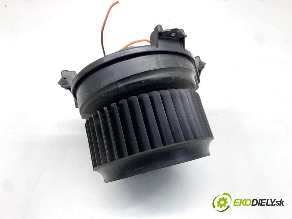 MERCEDES-BENZ W176 liftback 2017 90 kW A 180 (176.042) 1595 ventilátor kúrenia A2469061601