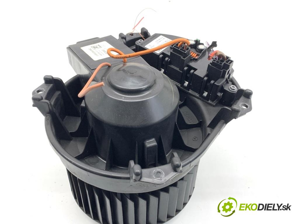 MERCEDES-BENZ W176 liftback 2017 90 kW A 180 (176.042) 1595 ventilátor kúrenia A2469061601
