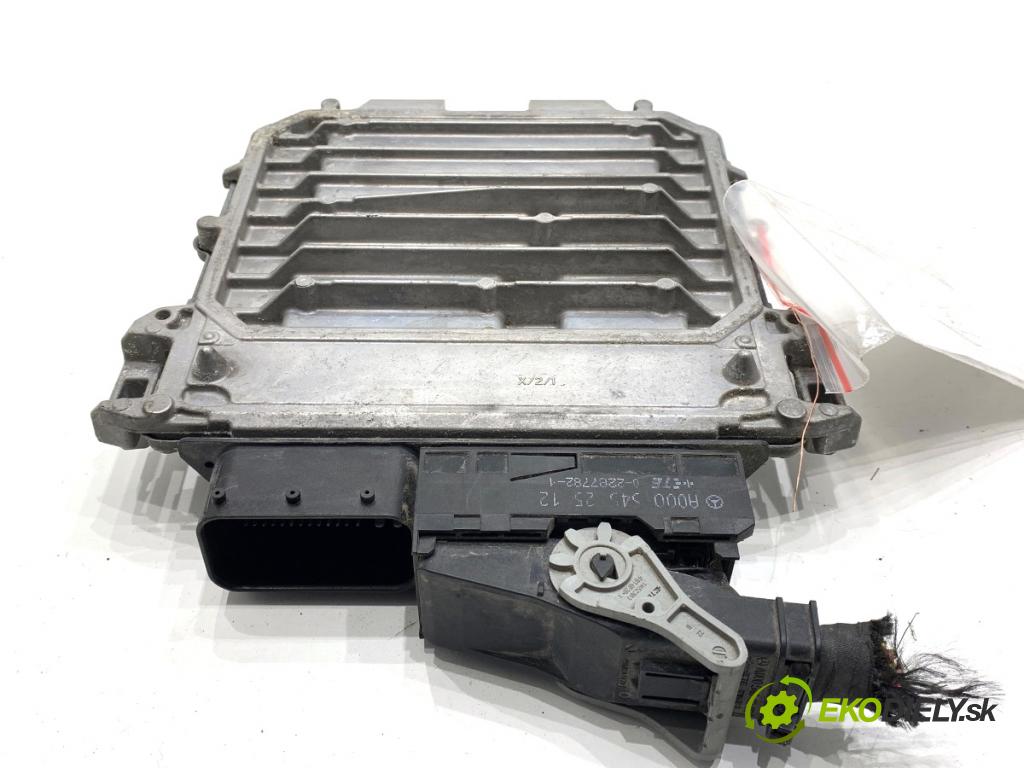 MERCEDES-BENZ W176 liftback 2017 90 kW A 180 (176.042) 1595 riadiaca jednotka Motor A2709002100 (Riadiaca jednotka)