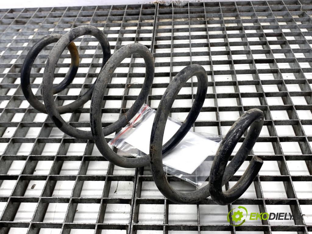 MERCEDES-BENZ W176 liftback 2017 90 kW A 180 (176.042) 1595 Pružina zad  (Kľučka dverí ostatné)