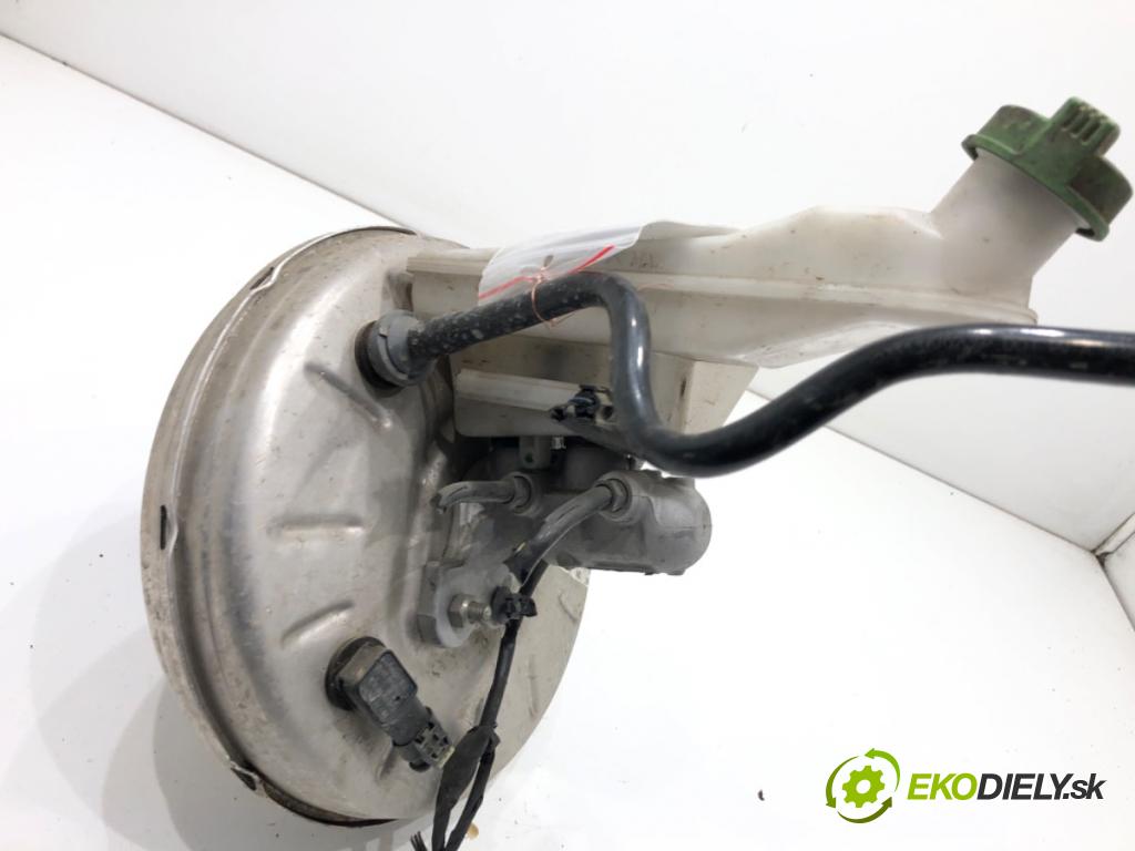 MERCEDES-BENZ W176 liftback 2017 90 kW A 180 (176.042) 1595 Posilovač bŕzd A2464301230