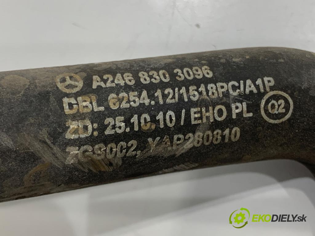 MERCEDES-BENZ W176 liftback 2017 90 kW A 180 (176.042) 1595 Rúra vody A2468303096