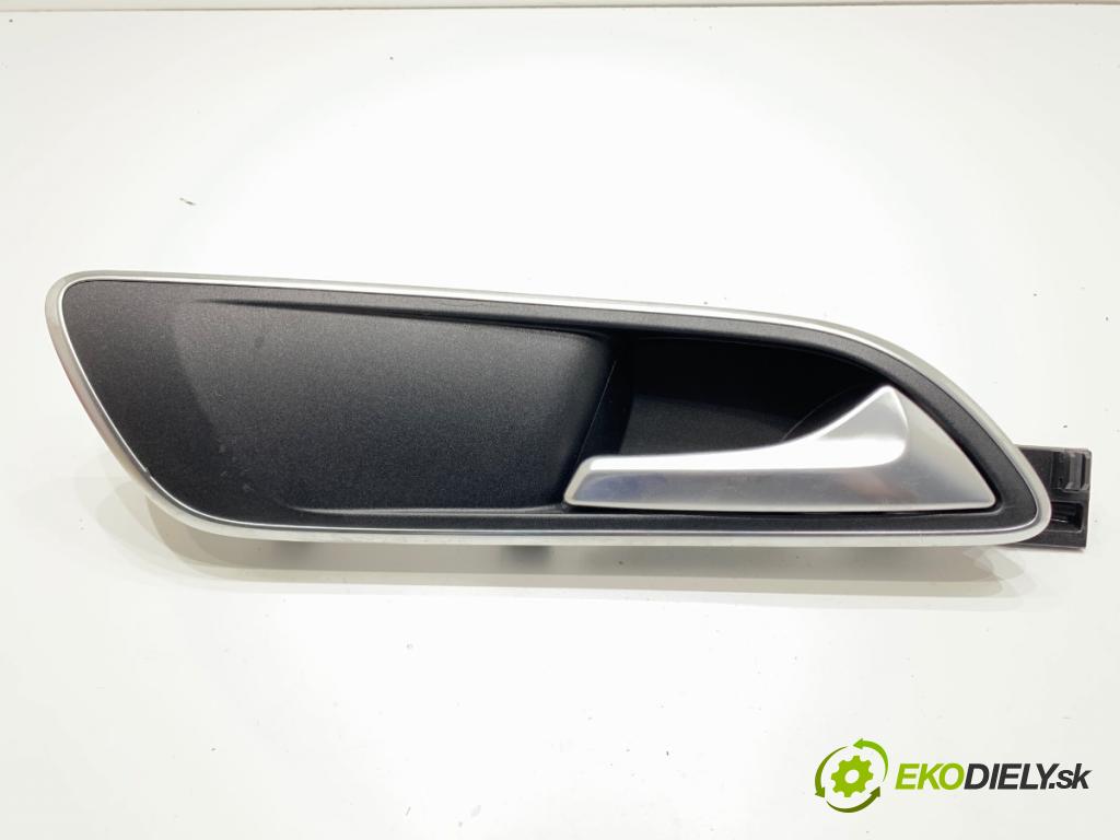 MERCEDES-BENZ W176 liftback 2017 90 kW A 180 (176.042) 1595 Kľučka vnútorná pravy predný A2467201248