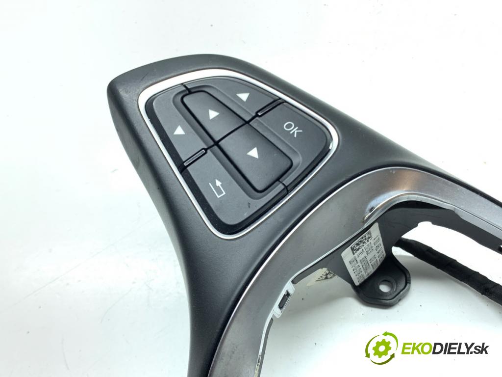 MERCEDES-BENZ W176 liftback 2017 90 kW A 180 (176.042) 1595 SPÍNAČE: volantu A0014609403