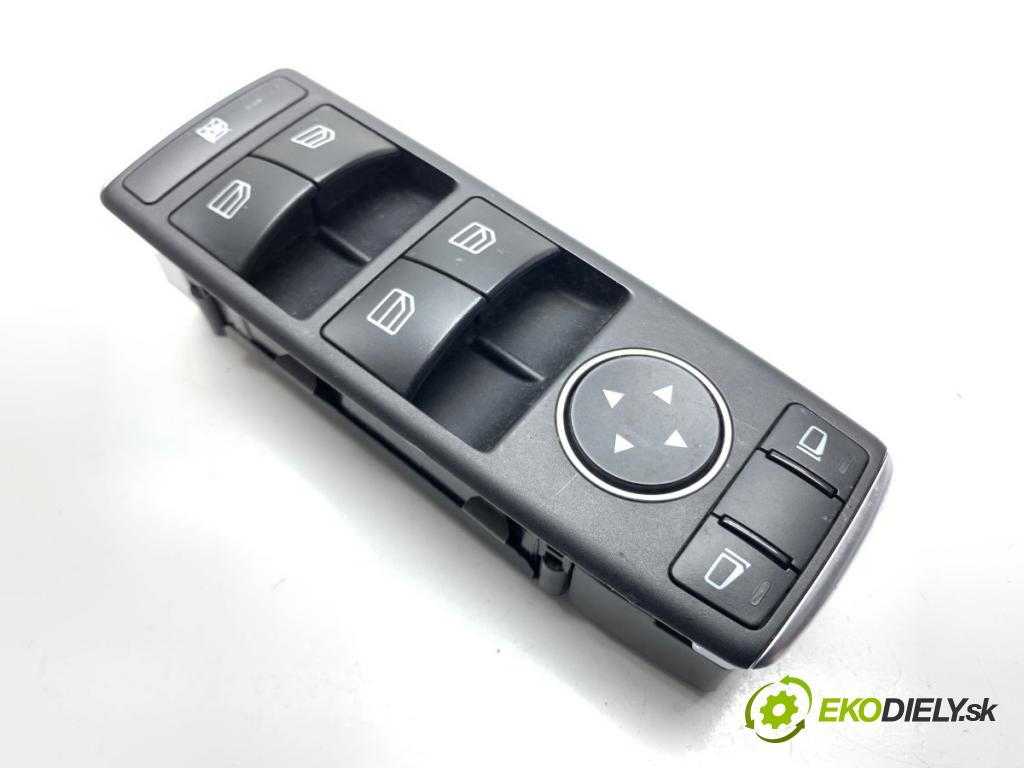 MERCEDES-BENZ W176 liftback 2017 90 kW A 180 (176.042) 1595 Prepínač okien A1669054300 (Prepínacie páčky pod volantom)