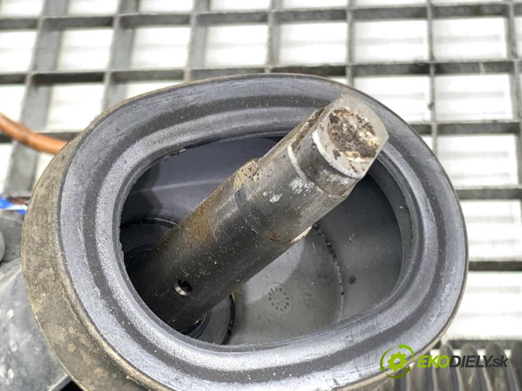 MERCEDES-BENZ W176 liftback 2017 90 kW A 180 (176.042) 1595 riadenie volantu Riadenie 2464604701