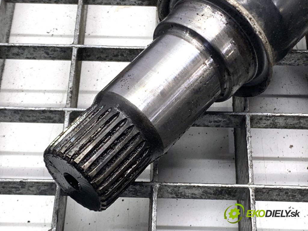 MERCEDES-BENZ W176 liftback 2017 90 kW A 180 (176.042) 1595 Poloos pravy predný A2463600274