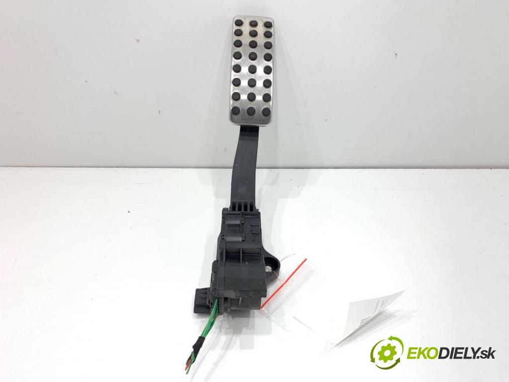 MERCEDES-BENZ W176 liftback 2017 90 kW A 180 (176.042) 1595 Potenciometer plynu A2463001404 (Potenciometer plynového pedálu)