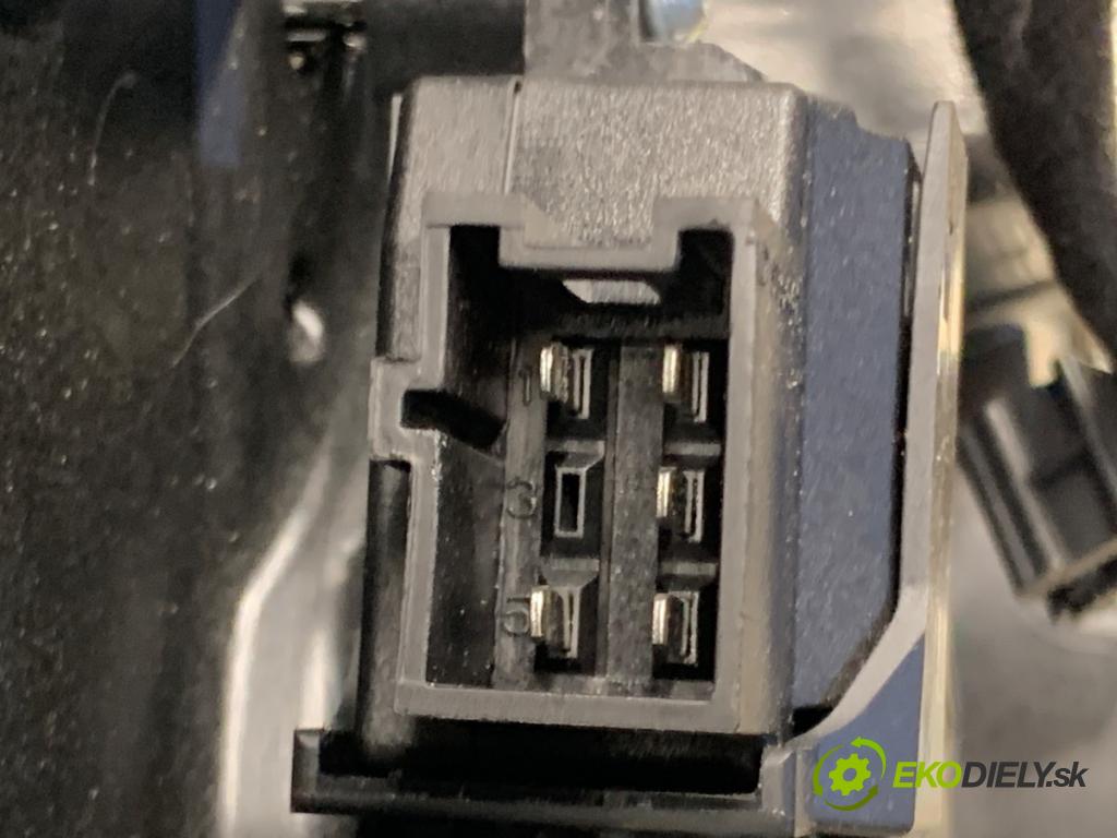 MERCEDES-BENZ W176 liftback 2017 90 kW A 180 (176.042) 1595 Mechanizmus okna ľavy zad