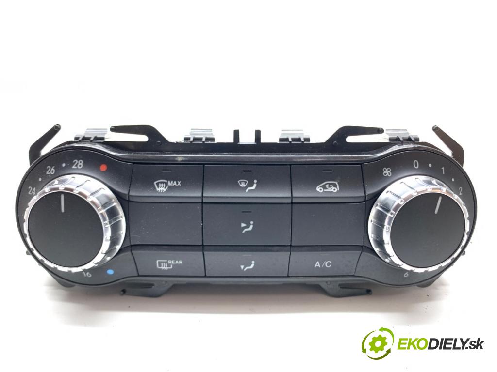 MERCEDES-BENZ W176 liftback 2017 90 kW A 180 (176.042) 1595 Panel ovládania kúrenia A2469008215 (Prepínacie páčky pod volantom)