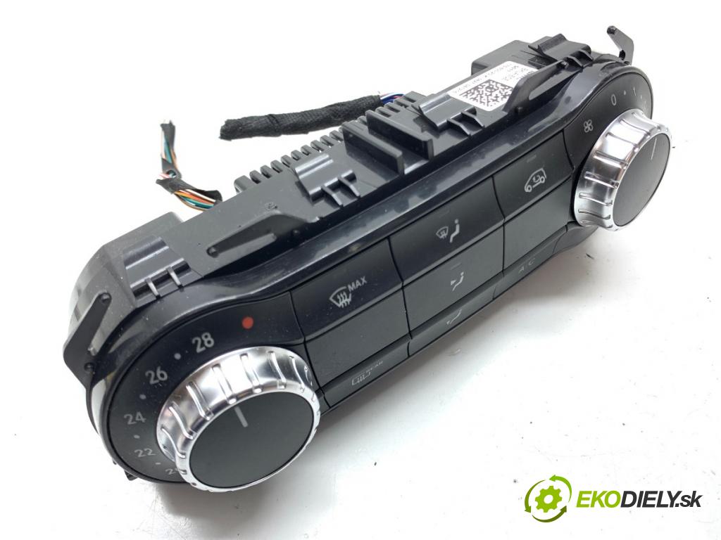 MERCEDES-BENZ W176 liftback 2017 90 kW A 180 (176.042) 1595 Panel ovládania kúrenia A2469008215 (Prepínacie páčky pod volantom)